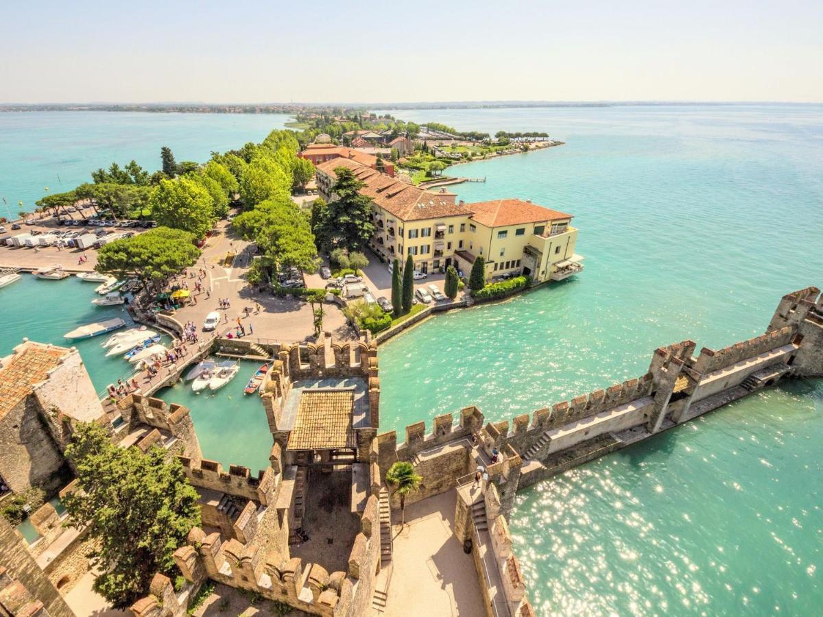 Ferienhaus Tasteful In With Pool Sirmione